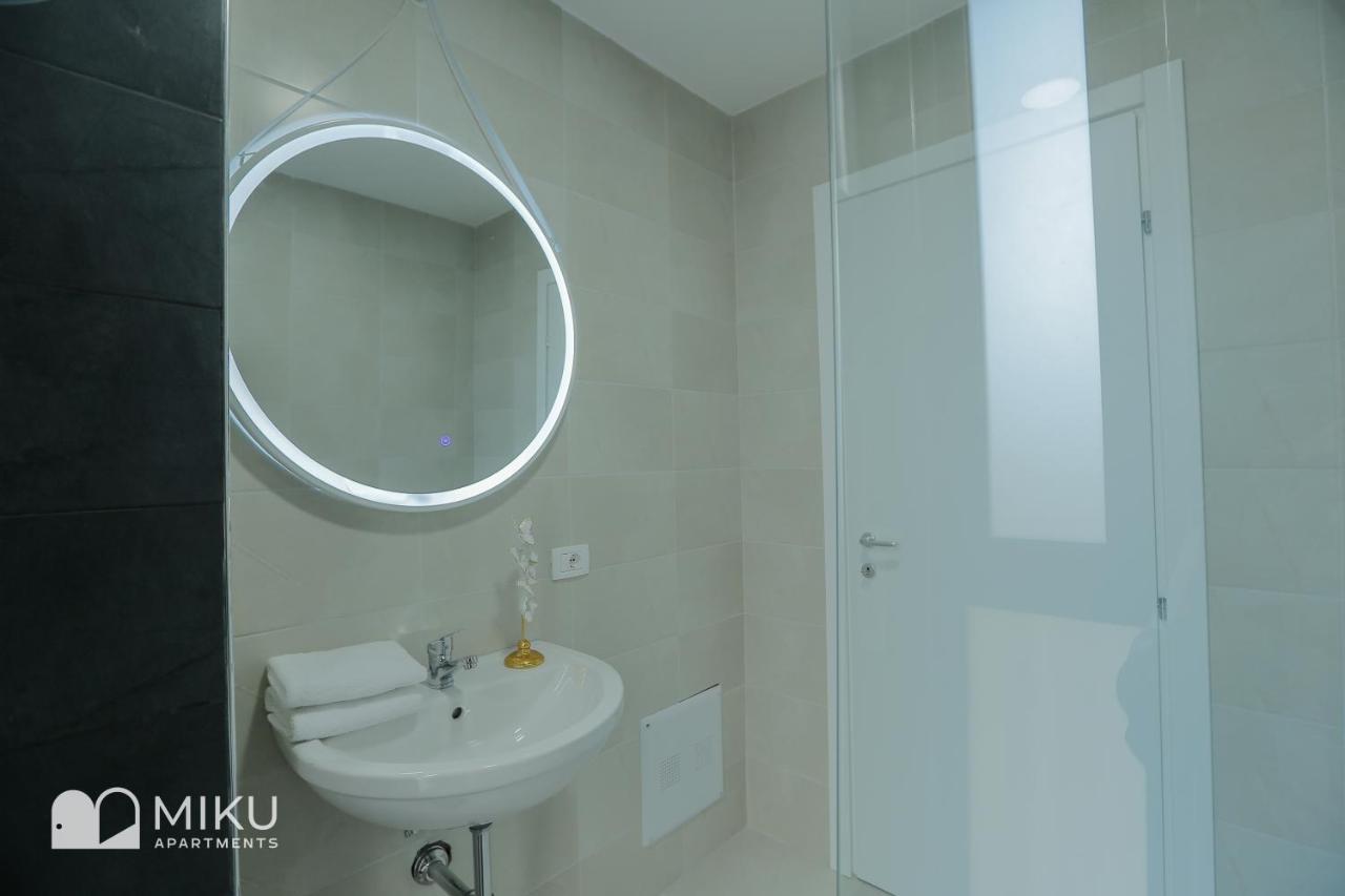 Miku Apartment - Lovely 1 Bedroom Spectacular View 地拉那 外观 照片